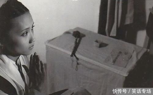 红楼梦&87《红楼梦》删去的珍贵镜头妙玉被强盗抓走,宝玉拄着拐杖讨饭