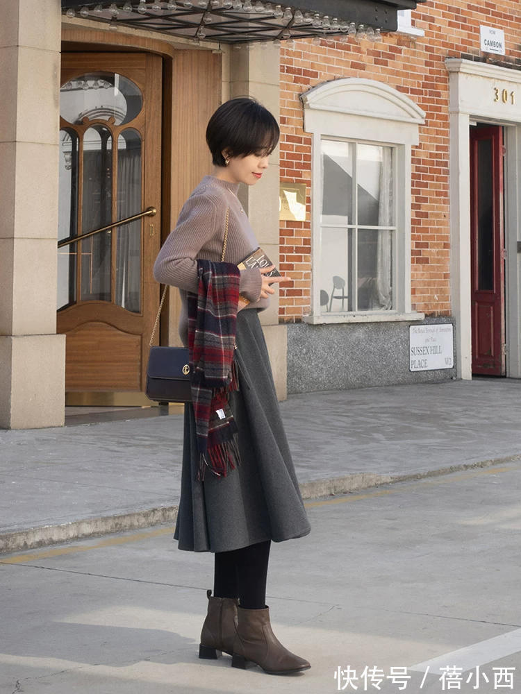 穿搭|被这位158cm高的博主惊艳了,穿“半身裙”搭配毛衣、外套,真美