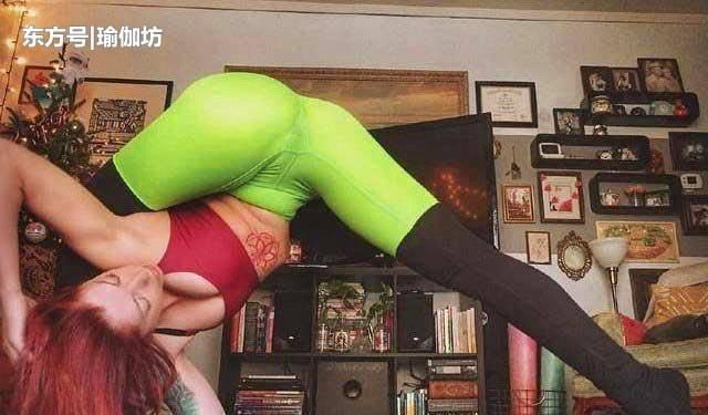 一条腿|想要平坦小腹坚持5个瑜伽动作,美化小腹线条,练出马甲线