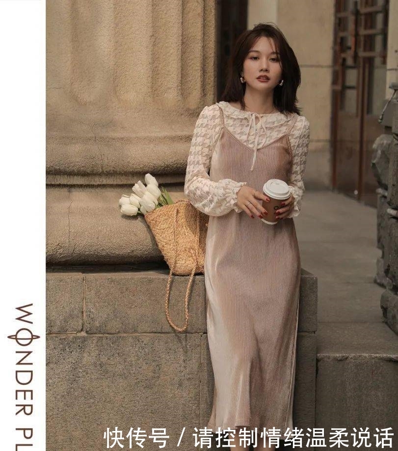 2021年第一套绝美气质穿搭:丝绒裙+毛衣!!!