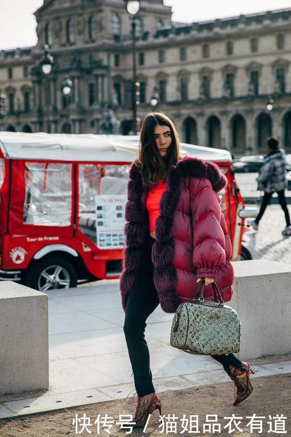 显瘦|万能的黑裤子,搭什么都时髦显瘦么?你得上宽下窄这样穿