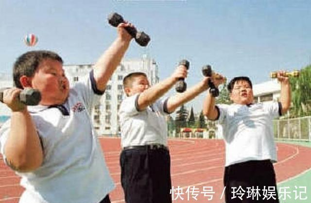 白胖|奶奶带9个月的小孙子,养到30来斤见人就炫耀,妈妈却愁眉不展