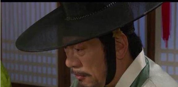 血雨腥风|他是个残忍的野心家,助人篡位掀血雨腥风,去世17年后被砍头!