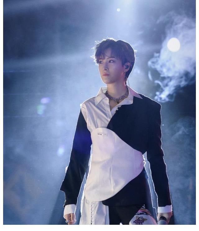 厂牌|《黑怕女孩》：陈近南看不下去，扬言：请问你到底算哪块小饼干