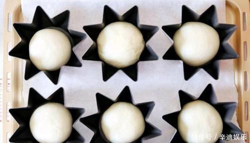 还在买面包?5分钟教大家家制作金枪鱼面包,大人小孩都爱吃