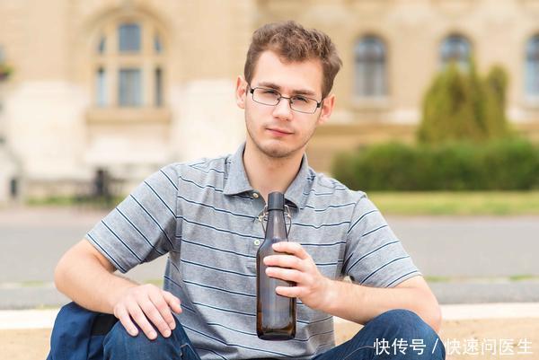 血管|高血压患者喝酒=雪上加霜?爱喝酒的人要留意