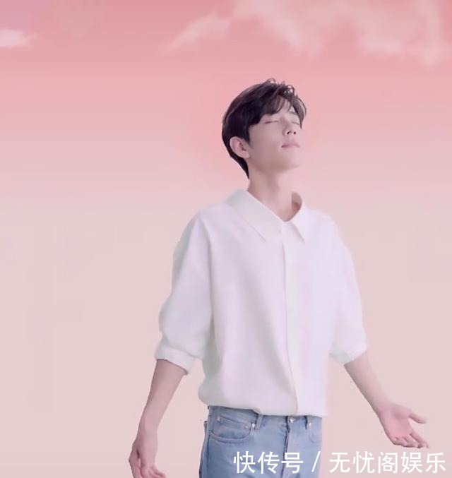 开玩笑|粉丝们开玩笑说肖战的脸太适合大屏幕