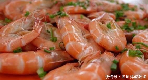 才知道,大虾这么煮才好吃!原来以前都错了,难怪腥味大肉不嫩