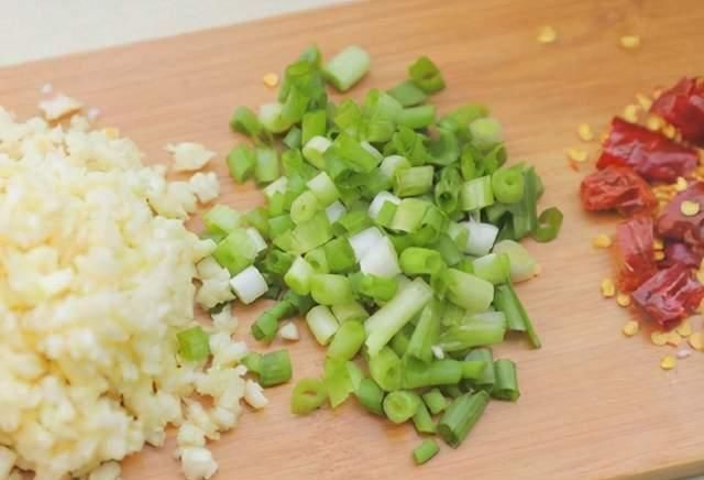 值得|冬天,遇到别错过吃的菜,贵也值得,孩子多吃对眼睛好,要常吃