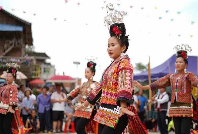 地方|快来围观！黔南这些地方“六月六”过得好热闹……