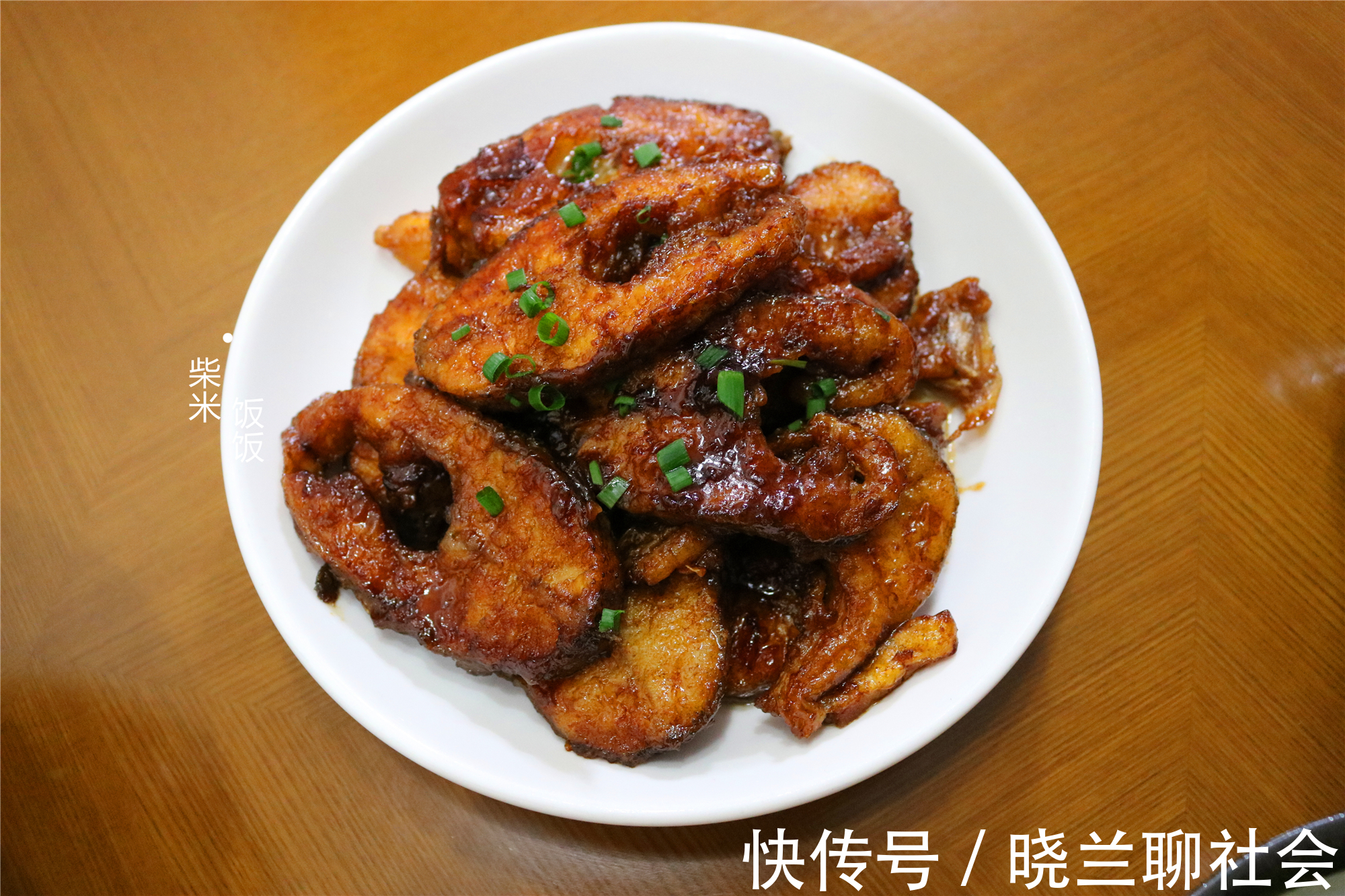 一家人的晚餐,3个家常菜,搭配白面条,全家人吃美了