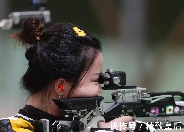 杨倩|清华杨倩也是时髦精!不仅成奥运00后首位双冠王,还带火幸运发夹