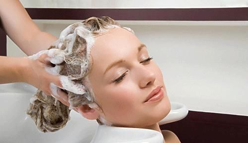 头发隔多久洗一次最好?很多人都做错了,难怪头发掉得越来越厉害