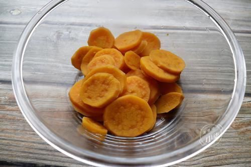 2个红薯,1碗糯米粉,不烤不油炸,简单一做,软糯香甜又多层