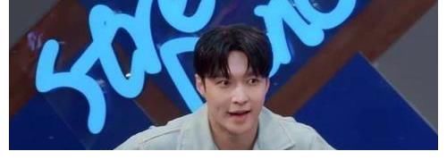 鼓励式教育|张艺兴的辣椒炒肉呛哭众人，边炒菜边说师父黄磊是鼓励式教育