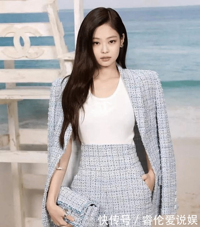 裙子|最近火了一种穿法叫:“小香风外套+裙子”,时髦高级还显瘦