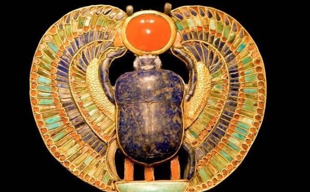 古埃及法老墓出土“神物”,黄金面具是其一,另一件不是地球之物