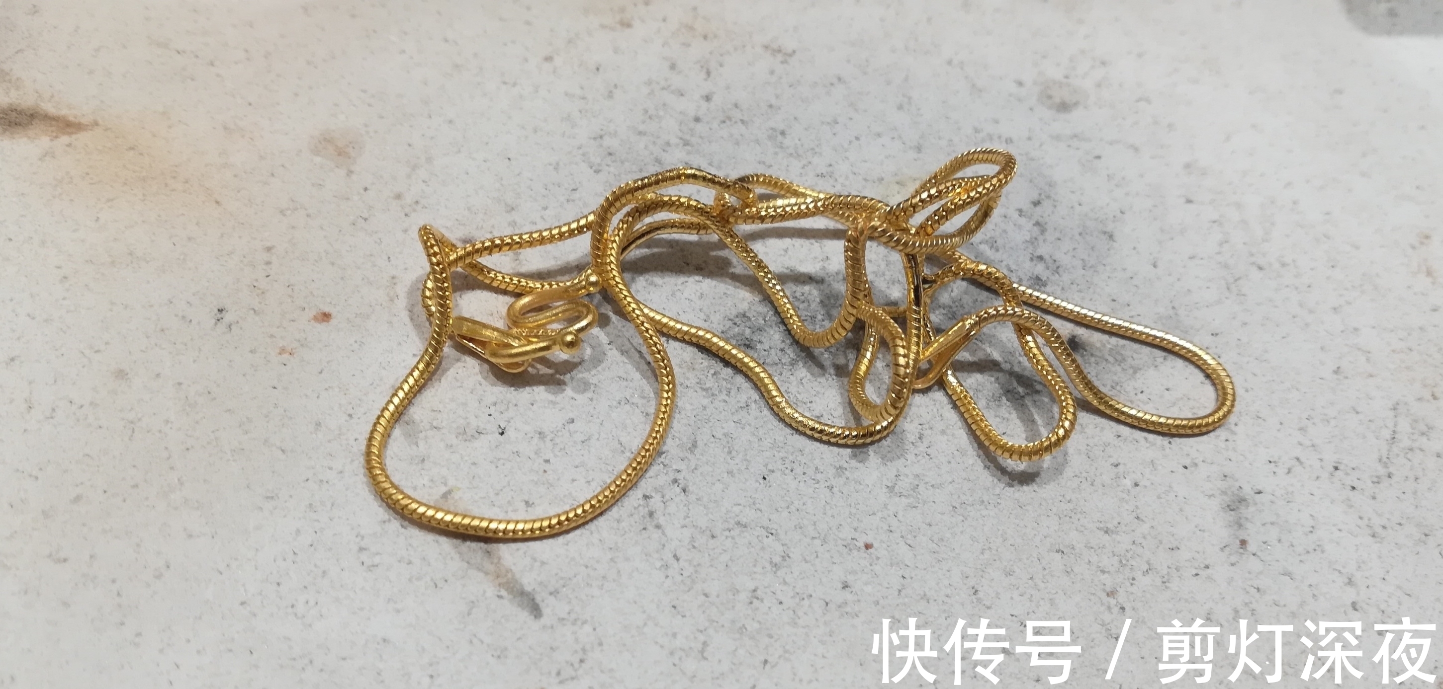 圆珠子 金店选黄金项链,记住“3不买”,一看就知道是内行人!