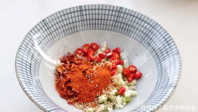 教你自己在家就能制作酸辣粉,吃起来很过瘾