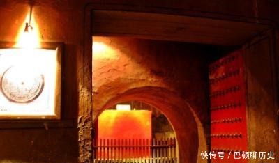 冕旒|鲁荒王墓中发现一顶冕旒冠,为何上面珠子不全,后在盒底找到原因