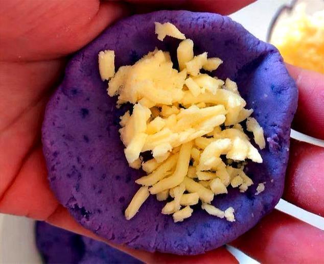 香甜软糯糯米,搭配回味无穷紫薯,口口都拉丝