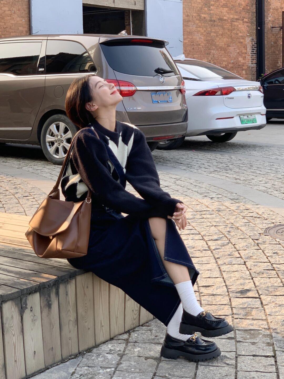 搭配|秋冬毛衣别乱选!穿这两件就够了,可盐可甜!