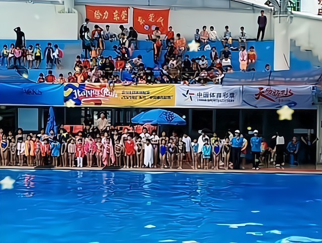 中國(guó)跳水|全紅嬋現(xiàn)場(chǎng)觀戰(zhàn)！12歲妹妹10歲弟弟成比賽選手，紅姐不忘調(diào)皮一把