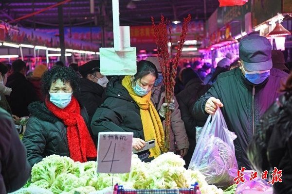 尖板眼|雪天探访：菜市场供应充足，这些菜销路好