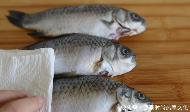 鲜肉|炖鱼汤有窍门，不管炖什么鱼，照这个方法做，汤鲜肉嫩无腥味