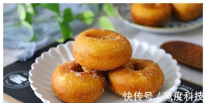 面包这做法火了，不用烤箱，不加一滴水，柔软香甜超好吃