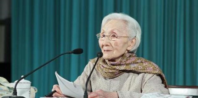 李佩|李佩先生一生戎马!被监禁污蔑,以身许国不后悔,晚年裸捐60万!