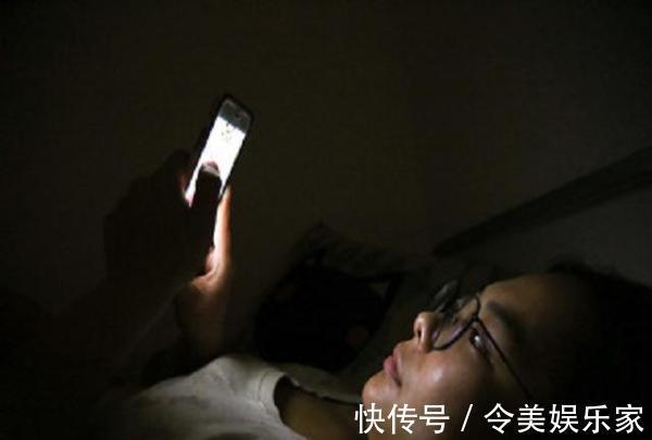 咋回事|7个月宝宝肚脐肿大险丧命,送医检查后,丈夫怒摔妻子手机,咋回事