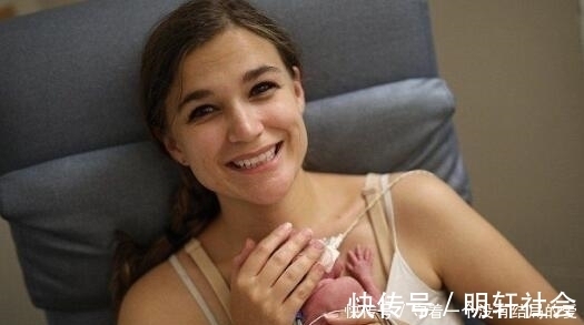 圣诞节|早产儿出生只有可乐罐大小，却坚强的活了下来，看到宝宝好心疼