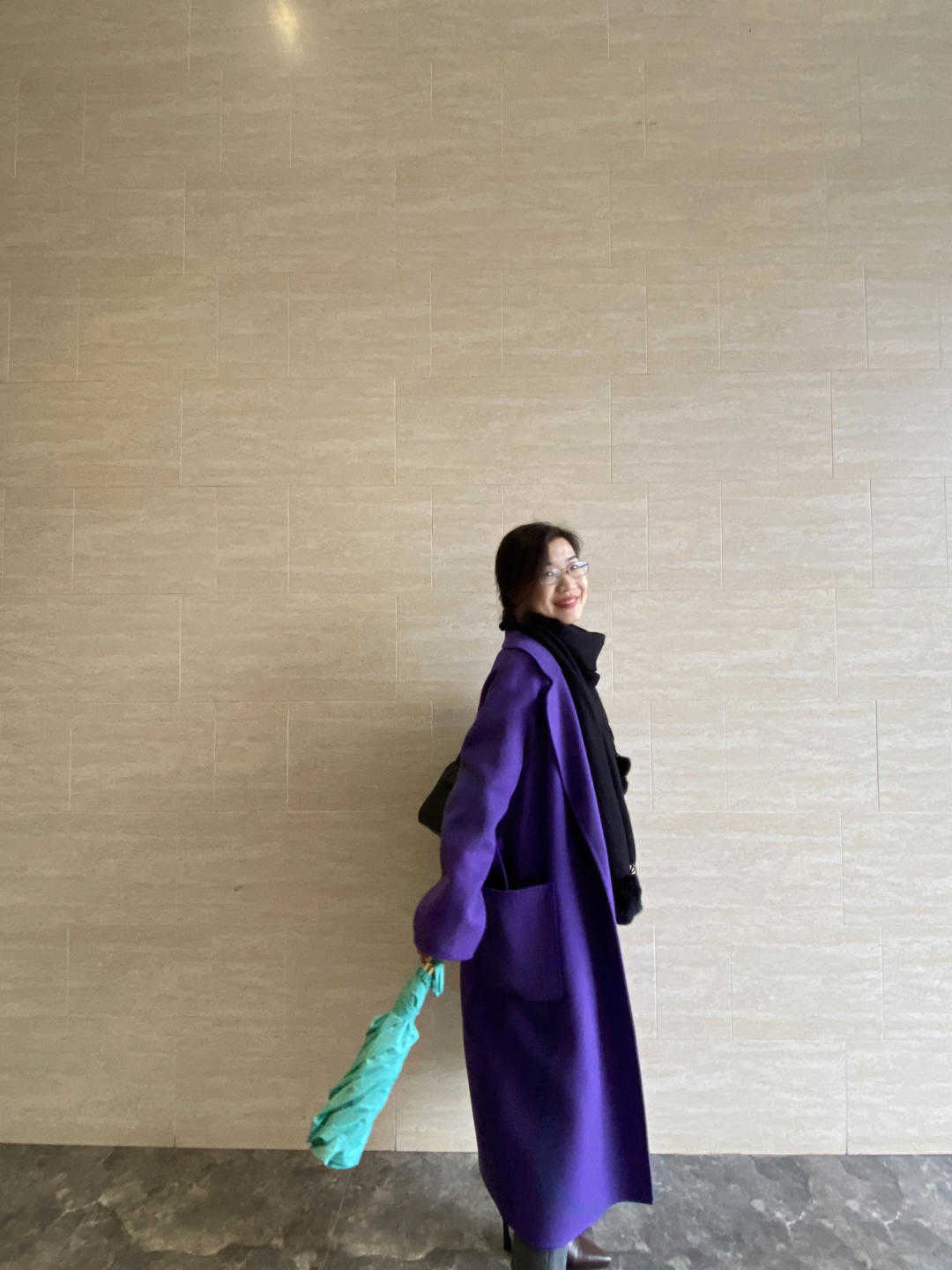 单品 深冬穿衣不要乱选颜色,这几个颜色显老又土气,日常穿搭尽量避免