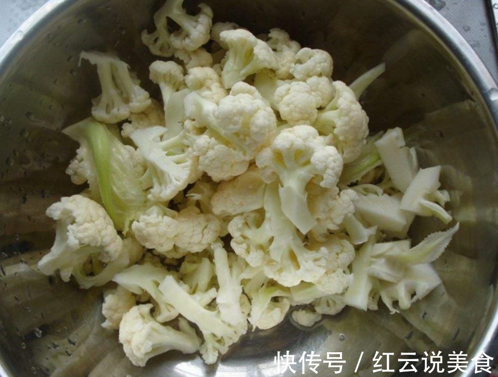 花菜第一步不是焯水，很多人做错啦，难怪炒出来的花菜不香不脆