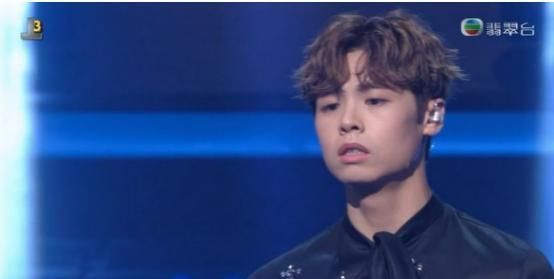 不公|22岁男歌手唱《我怀念的》得分最高却遭淘汰,网民怒批赛果不公