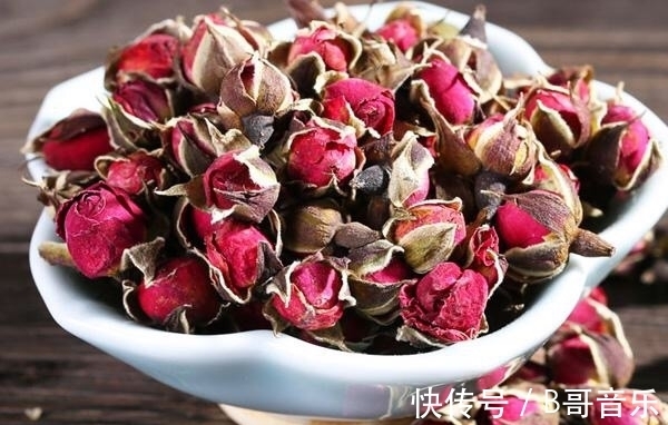 玫瑰花茶|玫瑰花和此物一起泡,补气养血,脸色红润,缓解手脚冰凉!
