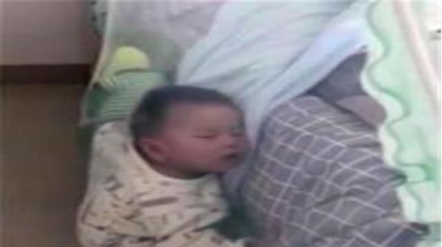 女儿|睡醒一觉发现女儿“丢了”,找到孩子后,宝妈给孩子买根绳子