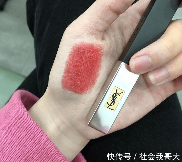 酒红色|这4只热门色,黄皮一涂就踩雷,显黑不说还显老,看你有吗
