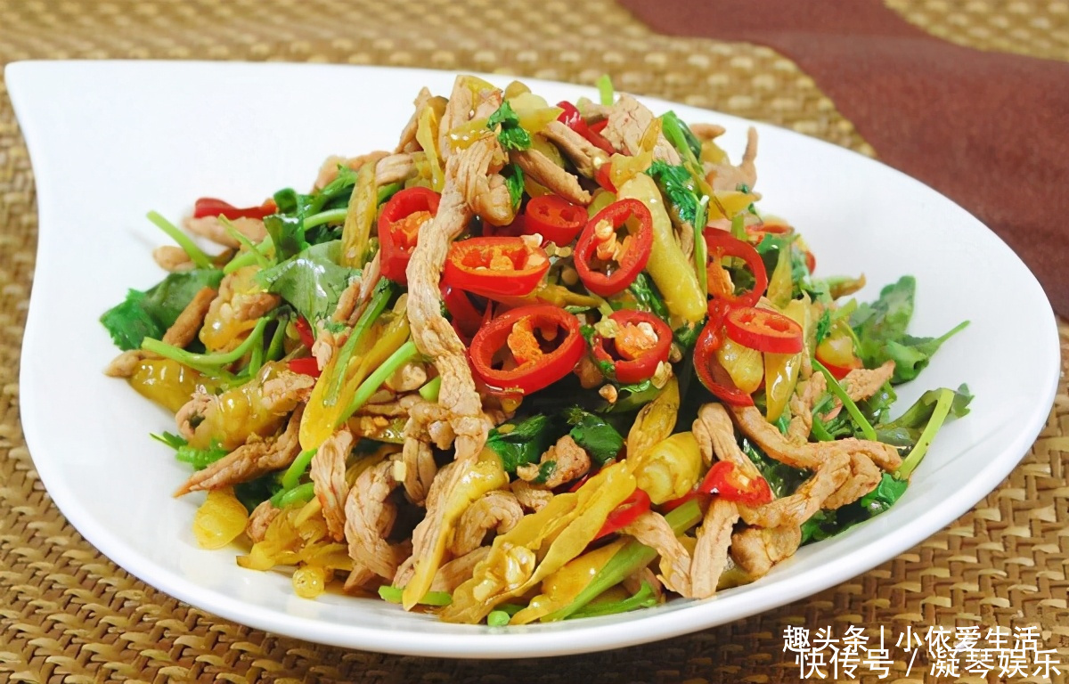 几道色香味俱全的家常菜，喷香诱人，味道鲜美，家中宴客特有面子