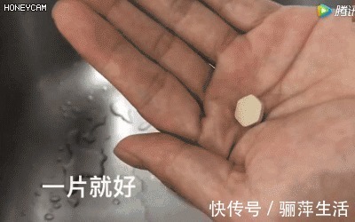 冲刷|下水道堵了,她随手丢进两块药片,不到1分钟就疏通了