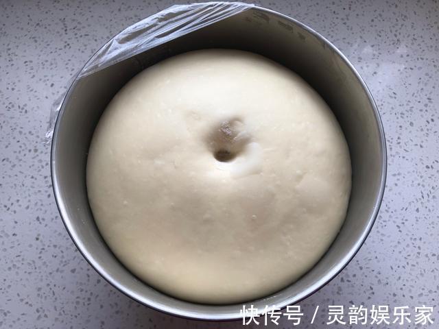 教你做玉米油老面包,发酵时冷藏3个小时,更松软香甜