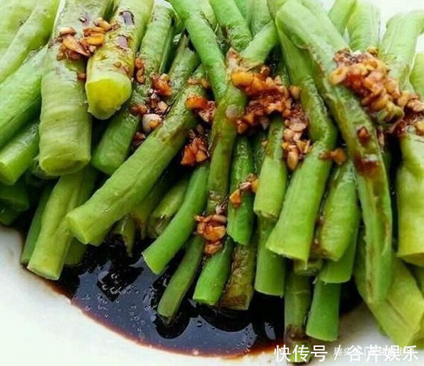 精选美食豆豉鸡翅、豌豆炒肉末、蒜蓉豇豆、蚝油香菇生菜的做法