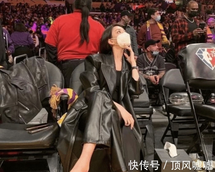 白富美|坐詹姆斯旁边!中国女球迷意外走红,身材颜值满分,妥妥的白富美