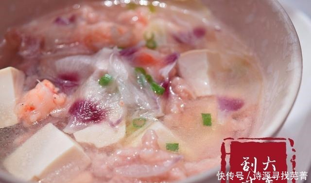 颜值满满,来一道粉粉少女心的木槿花豆腐肉羹汤吧!