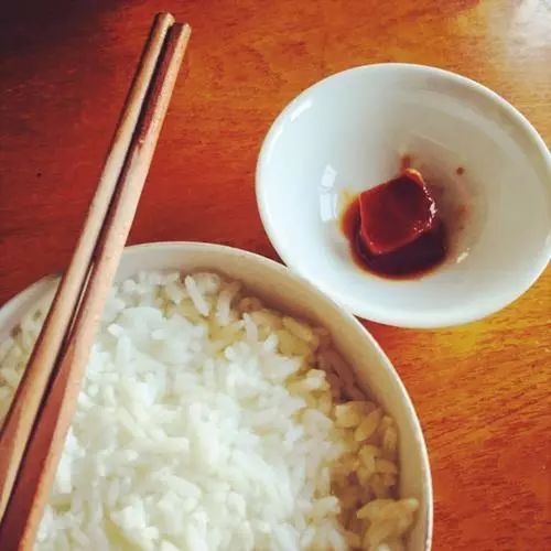 想吃腐乳不用买,5步在家做,5块钱做了一大罐,佐粥下饭,贼香