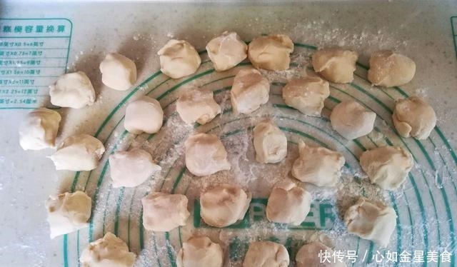面团|这样做的春饼,皮薄如纸还不容易破,一招搞定,家里人都夸厉害