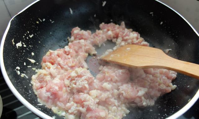 这食材不怕过期，超市13元1斤，现在抓紧多买点，天冷了买不到