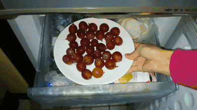 好吃|提子好吃皮难剥,别急,一个妙招轻松搞定~