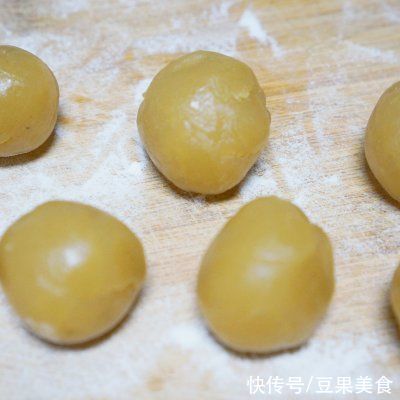  想健康又想美味，吃土豆形状的豆包就对啦